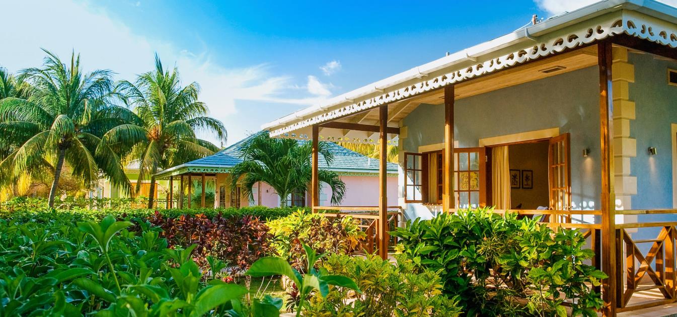 vacation-rentals/st-vincent-and-the-grenadines/bequia/friendship-bay/bequia-beach-hotel-one-bed-cottage
