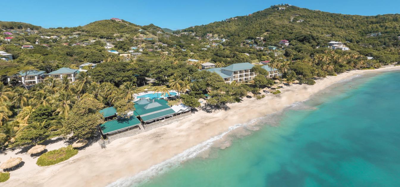 vacation-rentals/st-vincent-and-the-grenadines/bequia/friendship-bay/bequia-beach-hotel-junior-plantation-suite
