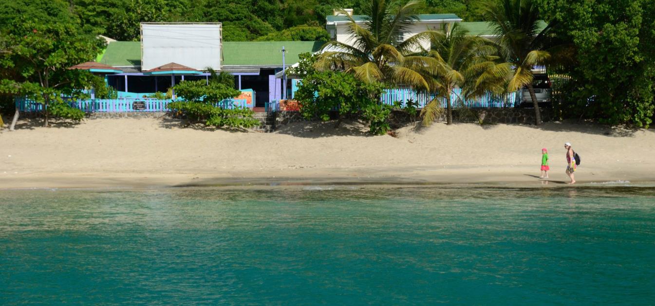 vacation-rentals/st-vincent-and-the-grenadines/bequia/lower-bay/keegan's-beach-resort-guestrooms