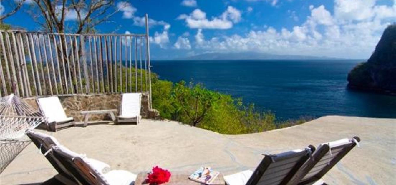 vacation-rentals/st-vincent-and-the-grenadines/bequia/moonhole/moonrise