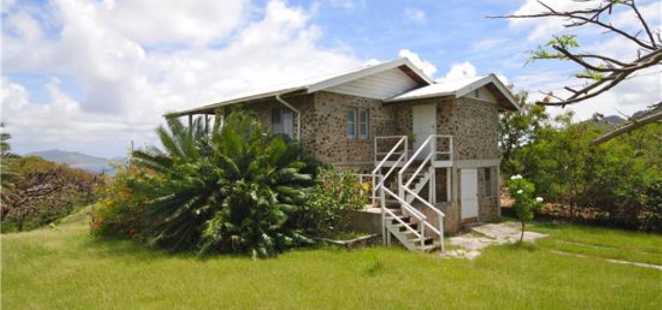 vacation-rentals/st-vincent-and-the-grenadines/union-island/clifton/caribbean-stone-cottage