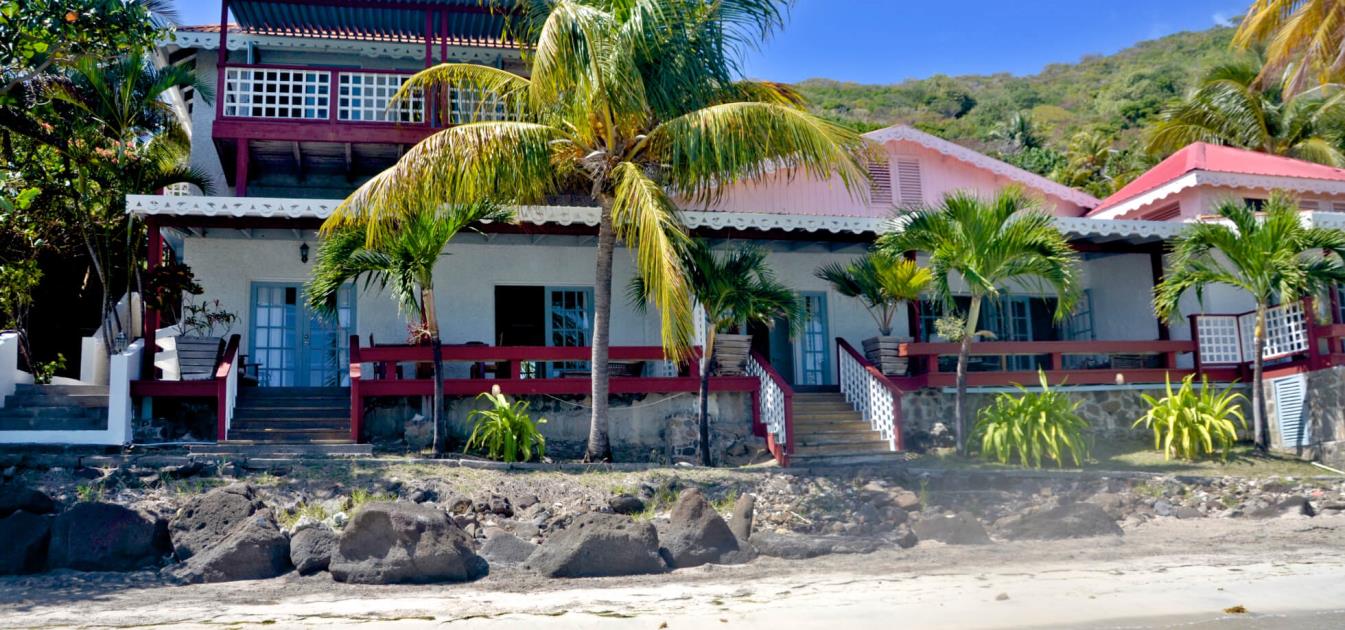 vacation-rentals/st-vincent-and-the-grenadines/bequia/friendship-bay/bequia-beachfront-estate-2-bedroom-apartment