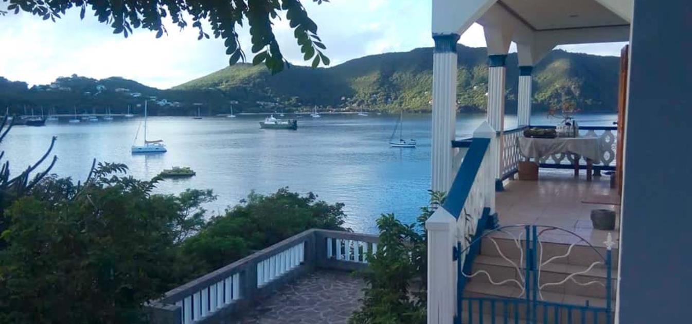 vacation-rentals/st-vincent-and-the-grenadines/bequia/hamilton/victoria's-house