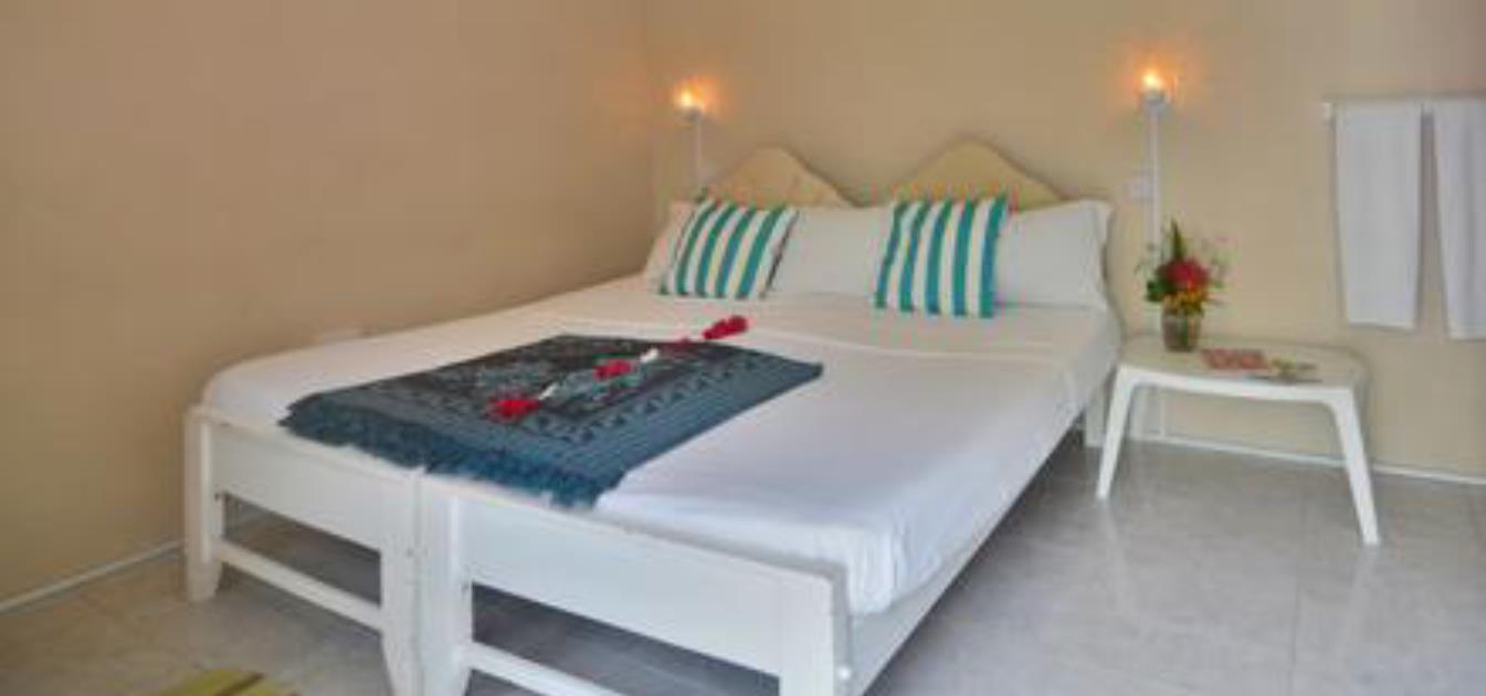 vacation-rentals/st-vincent-and-the-grenadines/bequia/lower-bay/keegan's-beach-resort-guestrooms