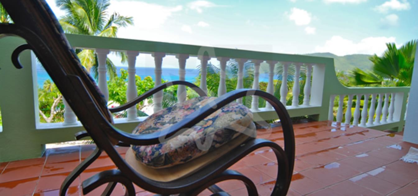 vacation-rentals/st-vincent-and-the-grenadines/bequia/lower-bay/lighthouse-villa