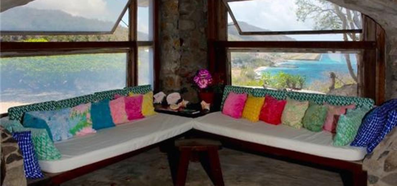 vacation-rentals/st-vincent-and-the-grenadines/bequia/moonhole/moonrise