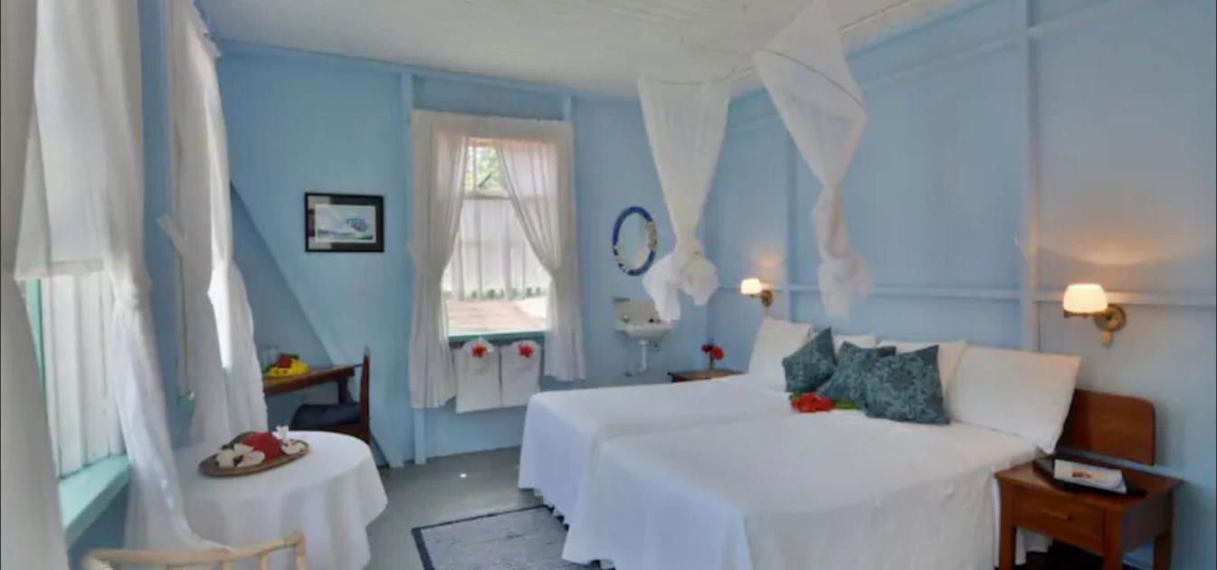 vacation-rentals/st-vincent-and-the-grenadines/bequia/belmont/frangipani-hotel-original-rooms