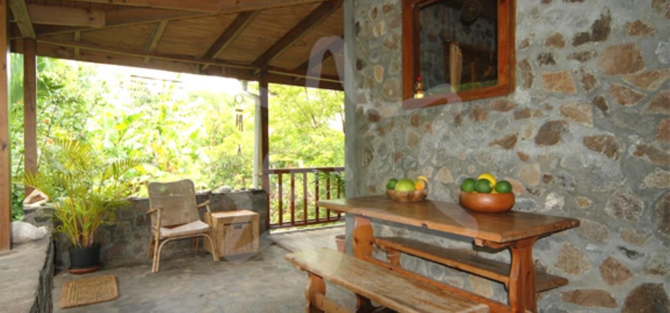 vacation-rentals/st-vincent-and-the-grenadines/bequia/spring/spring-cottage