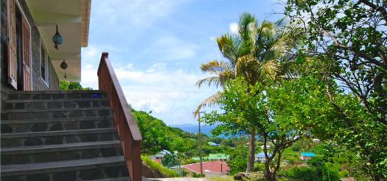 vacation-rentals/st-vincent-and-the-grenadines/bequia/friendship-bay/sunny-breeze
