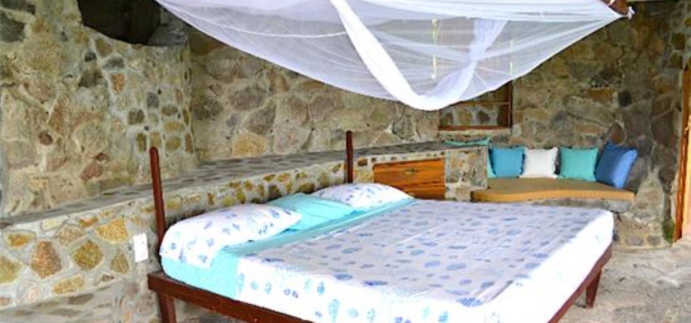 vacation-rentals/st-vincent-and-the-grenadines/bequia/moonhole/moonhole-waterfront-house