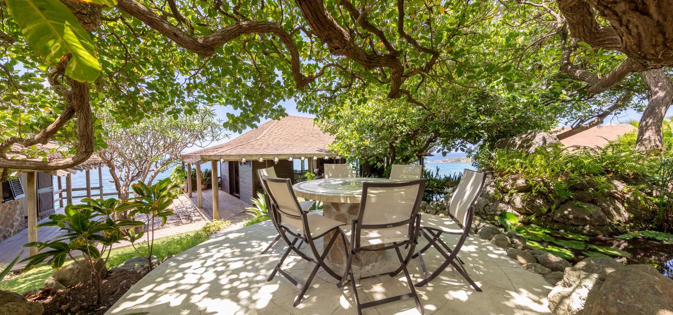 vacation-rentals/st-vincent-and-the-grenadines/mustique/macaroni-bay/white-cedars