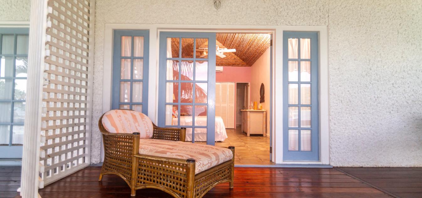 vacation-rentals/st-vincent-and-the-grenadines/bequia/friendship-bay/bequia-beachfront-estate-4-bedroom-villa