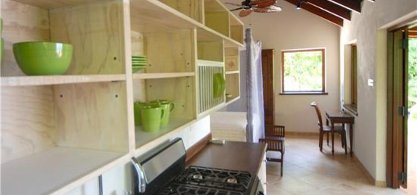 vacation-rentals/st-vincent-and-the-grenadines/bequia/hope-bay/sights-and-sounds-guest-studio