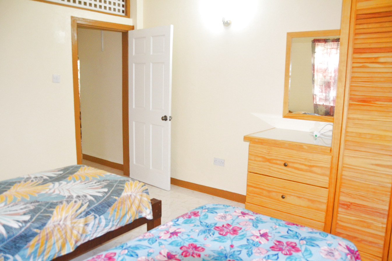 Reservoir Apartment Villas for Rent Port Elizabeth, Bequia, St